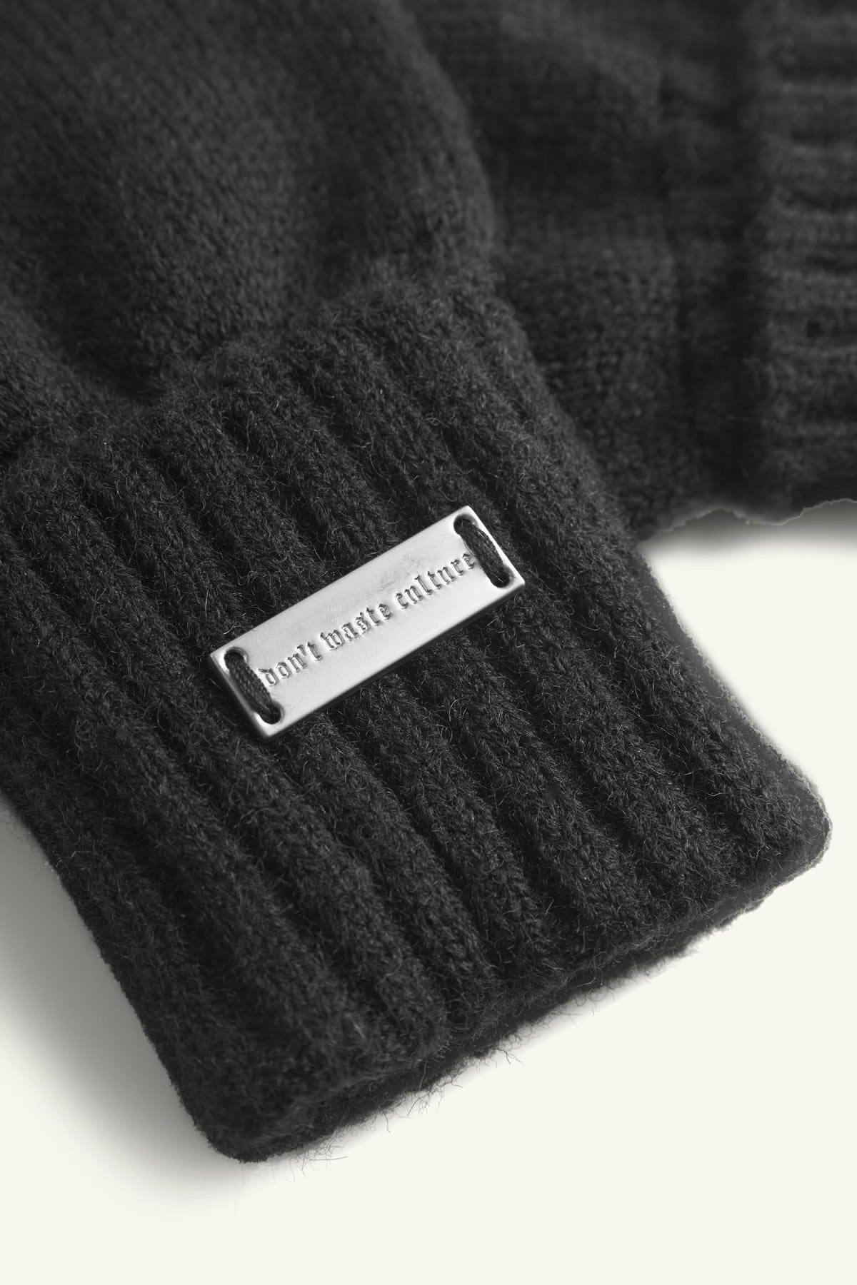 Hesperis | Black - Accessories Don't Waste Culture