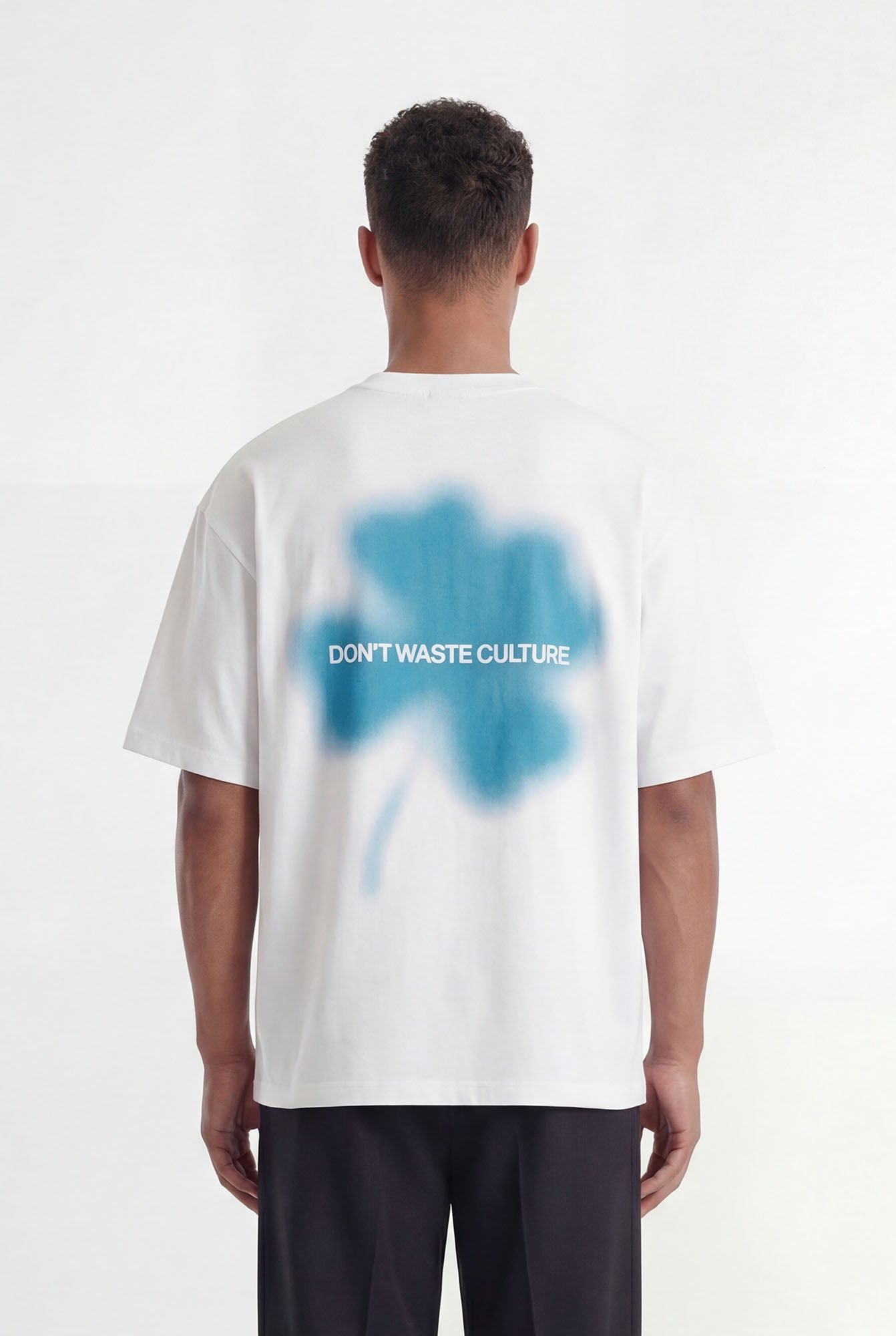 Kaorisa T-shirt | White - T-shirts Don't Waste Culture