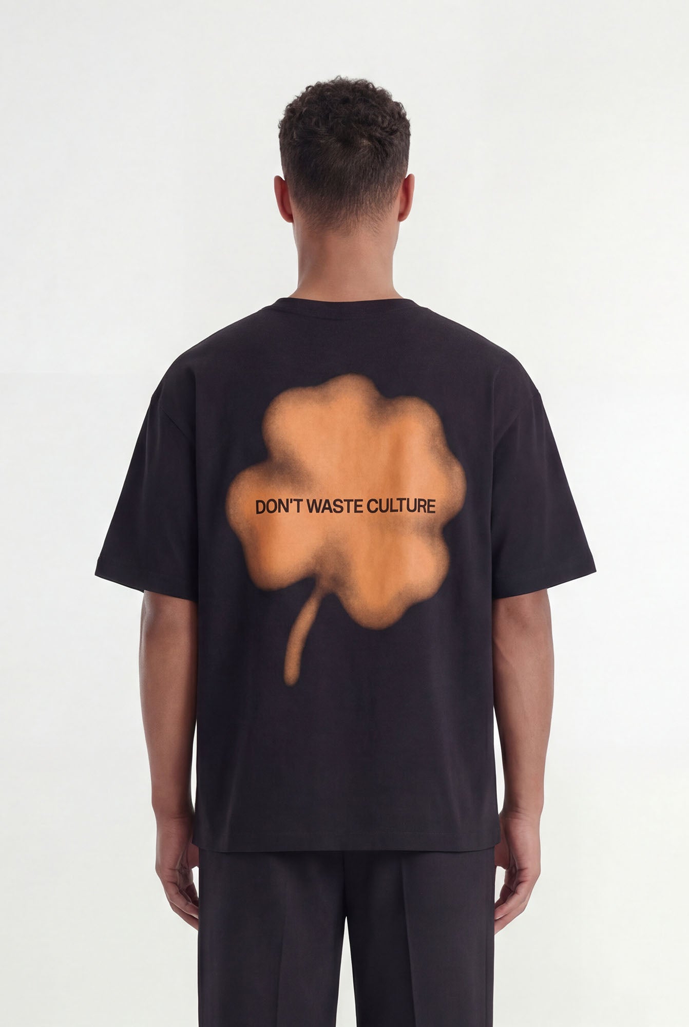 Kaorisa T-shirt | Black - T-shirts Don't Waste Culture