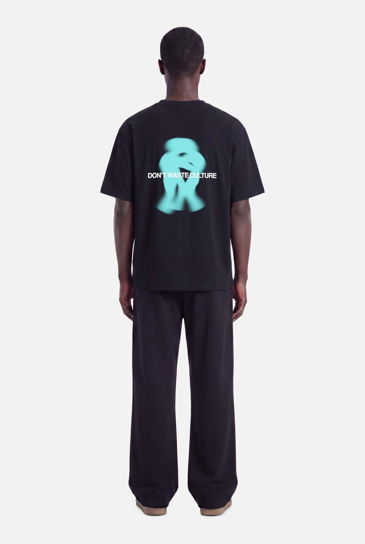 Risa T-shirt | Black - T-shirts Don't Waste Culture