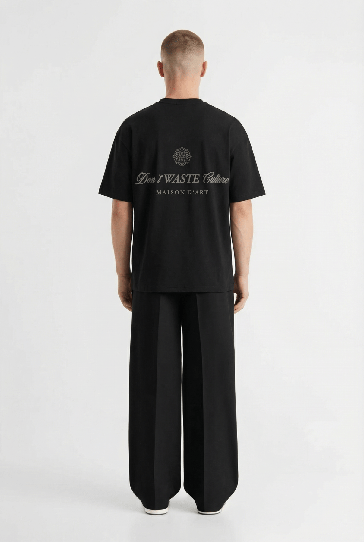 Gavina | Black - T-shirts Don't Waste Culture