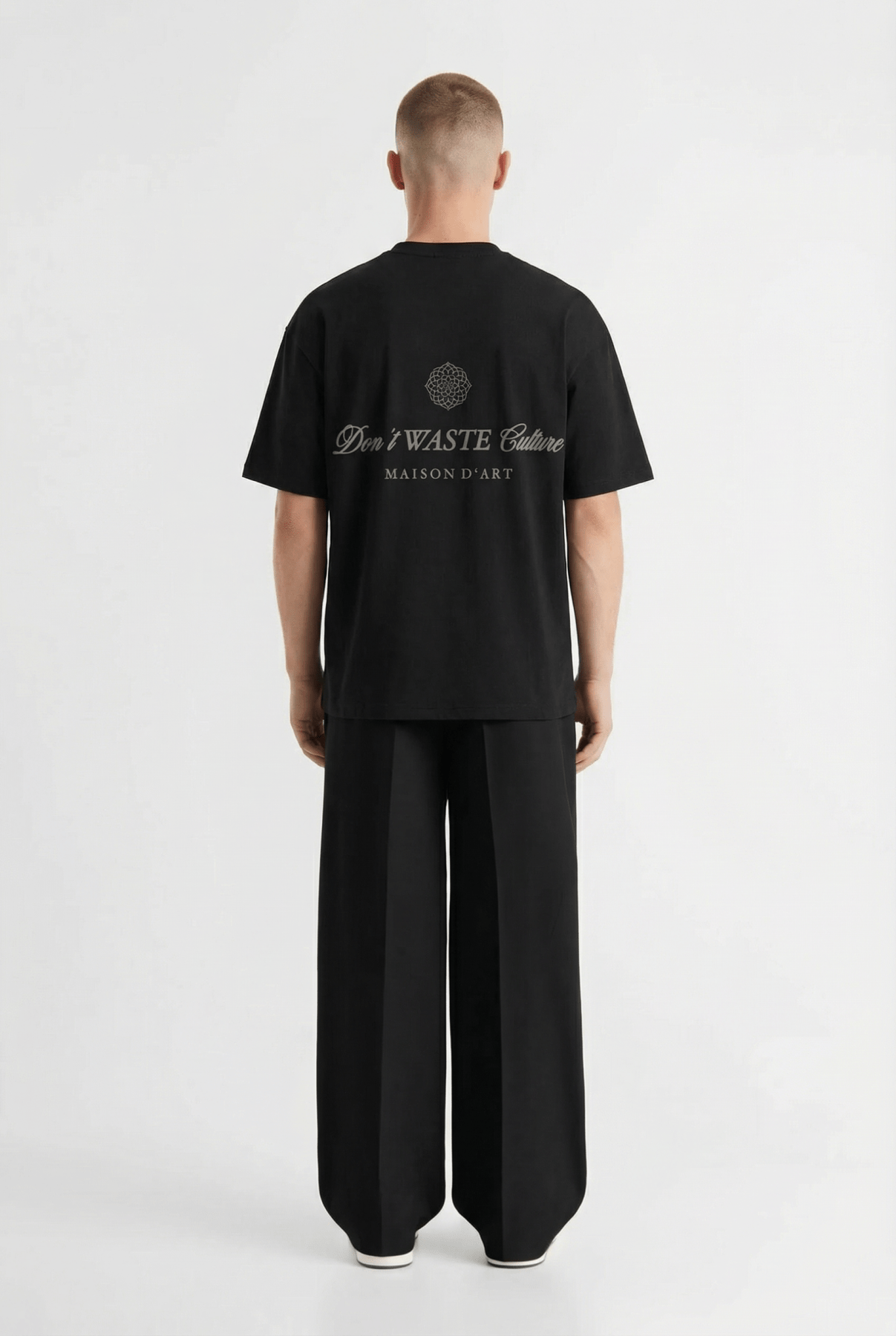 Gavina | Black - T-shirts Don't Waste Culture