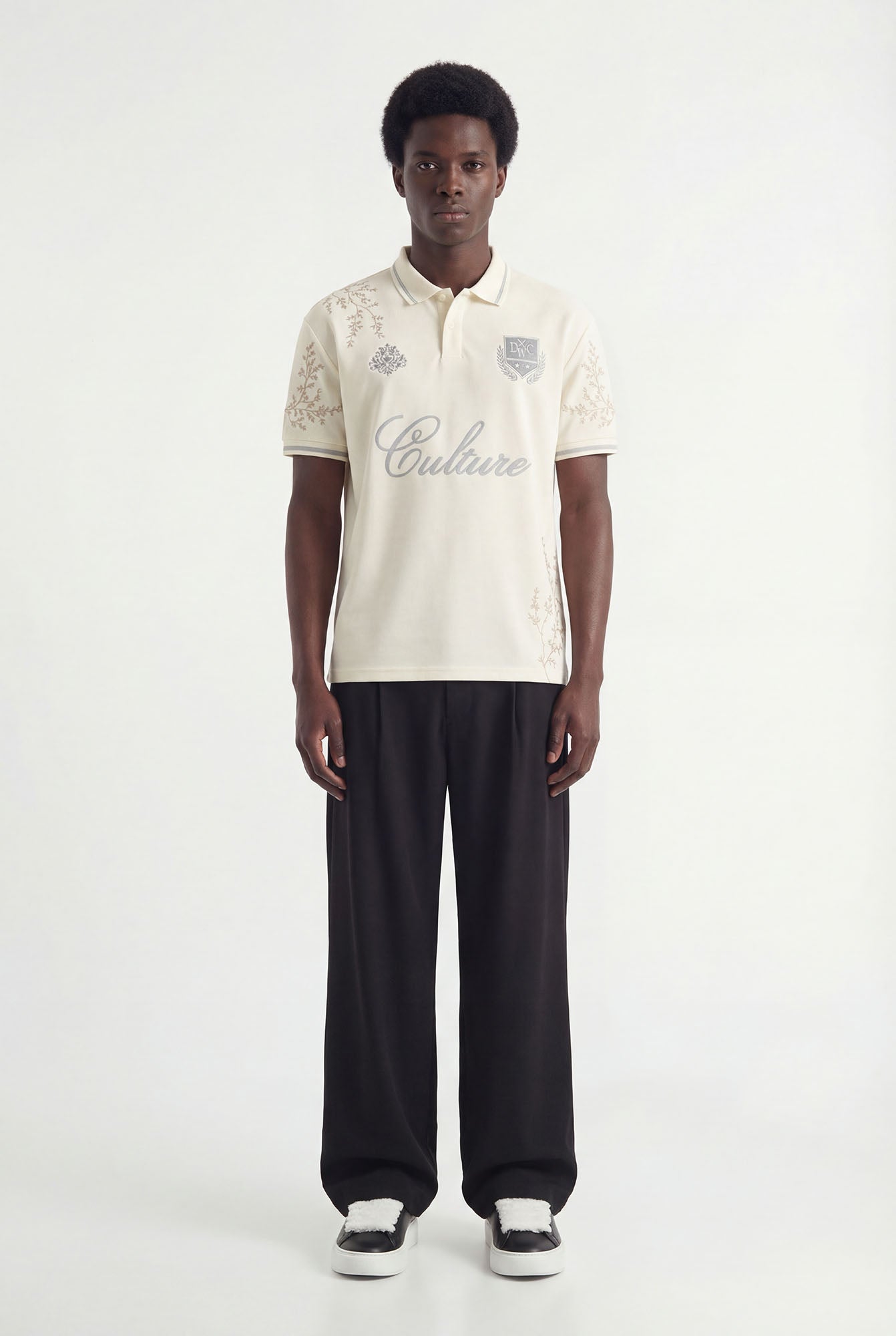 Momohana Football T-shirt | Cream - T-shirts Don't Waste Culture