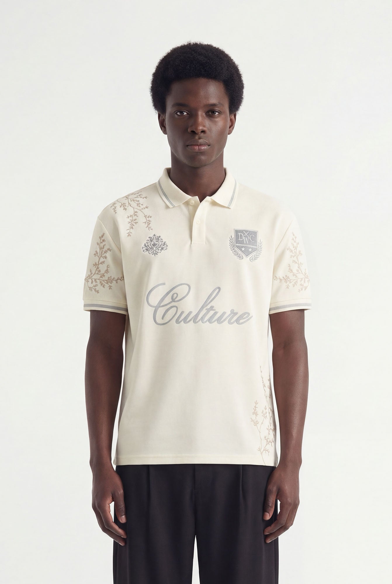 Momohana Football T-shirt | Cream - T-shirts Don't Waste Culture