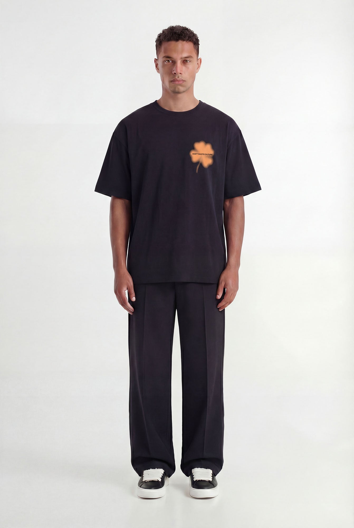 Kaorisa T-shirt | Black - T-shirts Don't Waste Culture