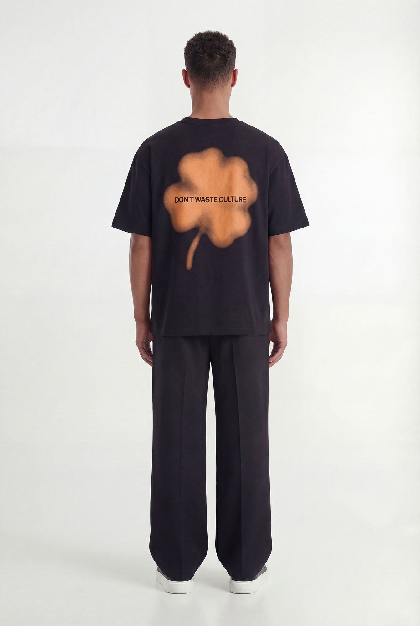 Kaorisa T-shirt | Black - T-shirts Don't Waste Culture