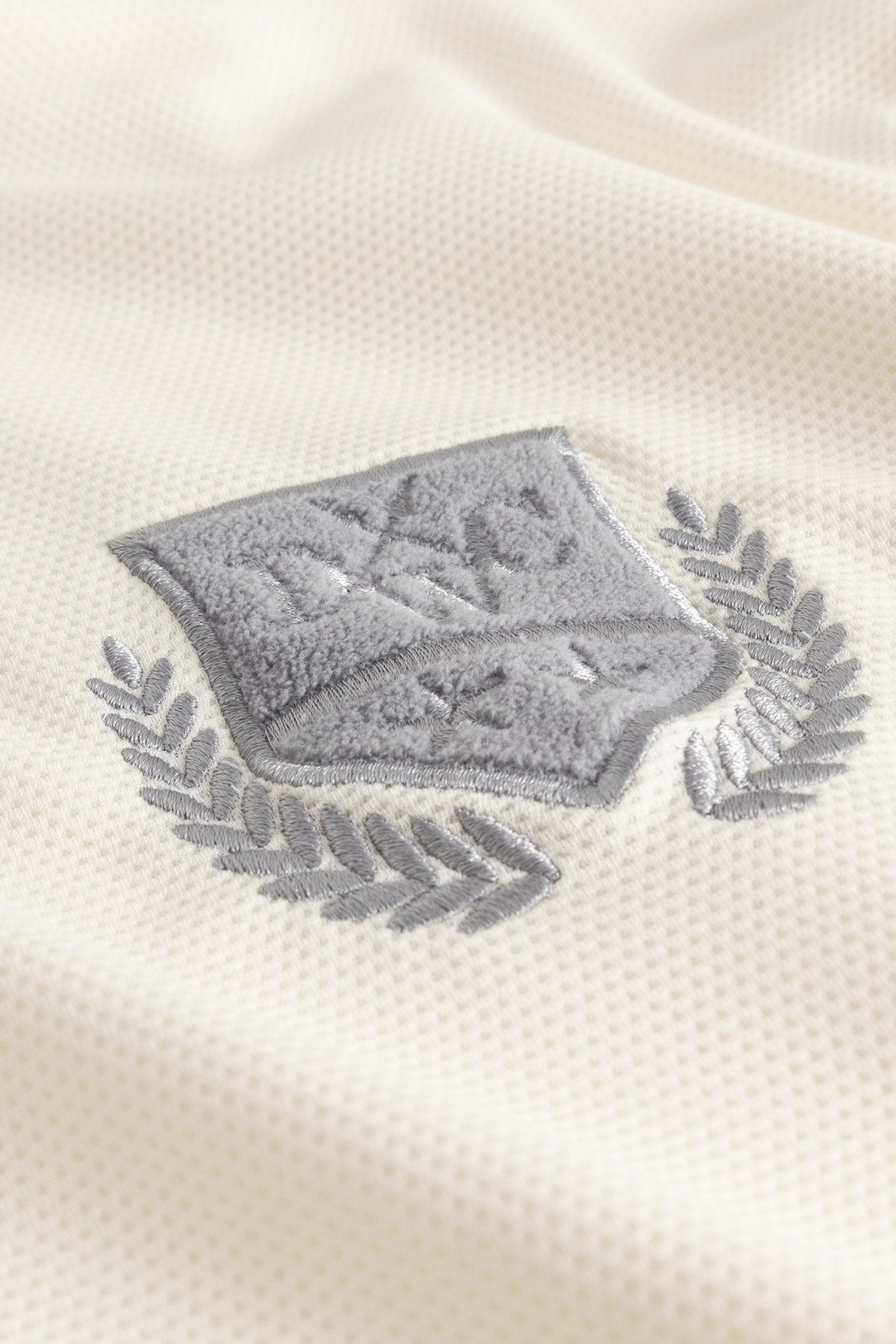 Momohana Football T-shirt | Cream - T-shirts Don't Waste Culture
